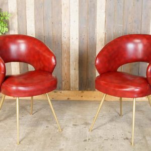 Set van twee rode mid century stoelen uit Frankrijk – vintage fauteuils rood