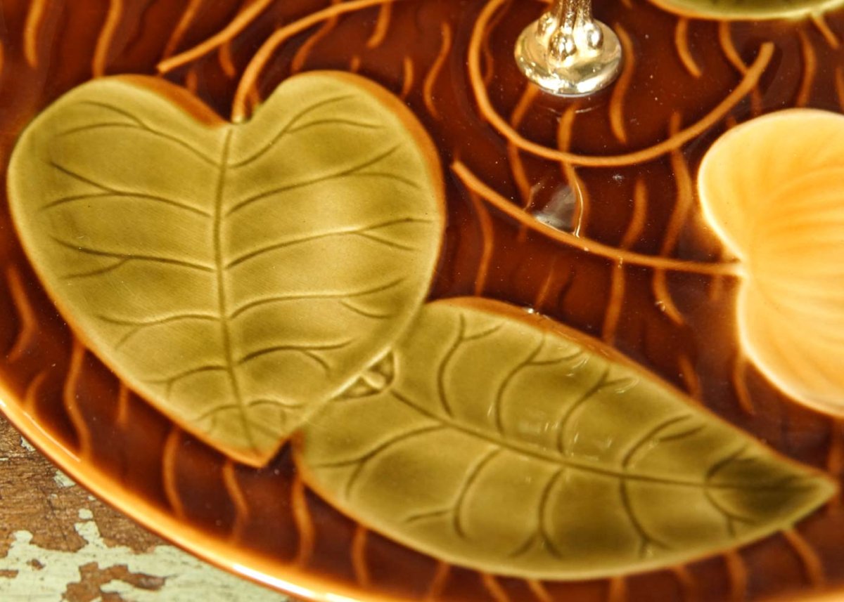 Brocante Franse Majolica serveerschaal van ‘Sarreguemines’ met handvat en blad- en bloemendecor - Afbeelding 7