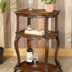 Oud antiek brocante bijzettafeltje met drie niveaus en houtsnijwerk – Louis XV-stijl – etagère tafel