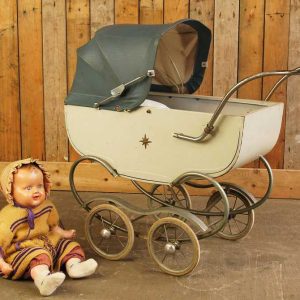 Oude Torck poppenwagen